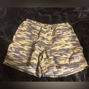 Patagonia Baggies Shorts Green and Gray Patterned Athletic Shorts Men's Medium